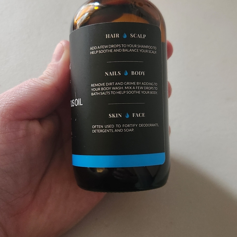 ArtNaturals Eucalyptus Essential Oil - Picture 4 of 5